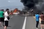 Трима души изгоряха в автомобила си след удар с камион в Гърция 