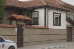 Съпруга на полицай е убита в дома ѝ, въпрос на часове е извършителят да бъде заловен