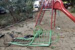 След гонка с полиция: Пиян шофьор се вряза в детска площадка в столичен квартал (СНИМКИ)