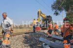 Вижте как тежка пътна механизация заздравява трасето в с. Пясъчево 