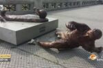 Отново вандалски акт срещу статуята на Меси в Буенос Айрес