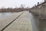 Вдигат временен сглобяем мост при село Чомаковци 