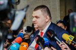 Делян Пеевски: Призоваваме партиите да не ощетяват учители, полицаи, военни, спортисти и артисти чрез бюджета