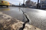 Строителят не вижда грешка в напукания 