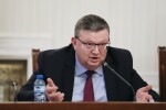 Цацаров: Управляващите нямат капацитета да разделят КПКОНПИ