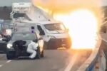 Като на филм: Мними полицаи взривиха и ограбиха брониран микробус (ВИДЕО)