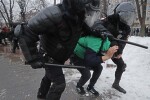 Близо 2000 ареста и сблъсъци с полицията при протести в подкрепа на Навални в Русия (ОБЗОР)