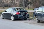 Видео показва как шофьор блъска коли в София 