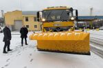 Близо 490 машини чистят пътищата от снега, има условия за обледняване