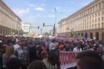 Малките бензиностанции пак са под прозорците на властта