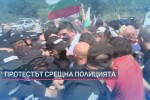 „Битката“ за плажа в „Росенец“: Протестиращите пробиха пътя след конфликт с полицията (ОБЗОР)