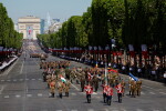 Наши гвардейци начело на парада за Деня на Бастилията в Париж (СНИМКИ и ВИДЕО)