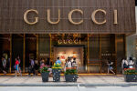 Gucci продава известната си марка за парфюми