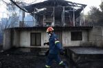 Пожарите на Крит и край Атина са овладени: Последствията -  хиляди декари пепел и щети 