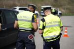 Трафикант на мигранти в гонка с полицията в оживен квартал на Ямбол
