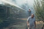Пламъци извън контрол: Пожар погълна ямболското село Козарево