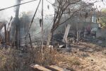 Без дом след огъня: Десетки помагат на възрастни хора да възстановят къщата си