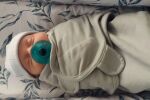 „Като от научнофантастичен филм“: Бебе се роди от замразен преди над 30 г. ембрион