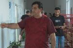 Изборни нарушения в Кърджали: Мъж дава напътствия как да се гласува