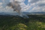 Пожар избухна близо до вилната зона в Казанлък (ВИДЕО+СНИМКИ)