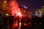 Париж гори! Водни оръдия, сълзотворен газ и 300 арестувани след триумфа (ВИДЕО)
