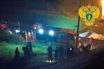 Мост в Русия се срути върху пътнически влак, има загинали