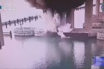 Украйна съобщи, че е поразила Кримския мост с подводни експлозиви (ВИДЕО)
