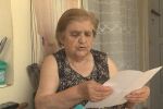 Болна възрастна жена oстана без пенсията си, след като някой източи банковата ѝ карта