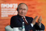 Путин през смях: Повече няма да пращам дронове към Европа