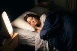 Светлинната терапия намалява депресията и подобрява съня
