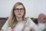 Случаят със запалените дипломатически коли в Скопие: Велислава Петрова проведе разговор с Тимчо Муцунски