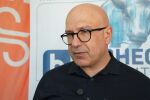 Защо хората не искат да общуват с AI чатботове? 