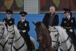 Путин на кон пред дамите от московската полиция (ВИДЕО и СНИМКИ)