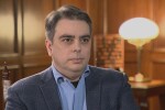 Асен Василев: Опашките са организирани акции за манипулиране на пазара