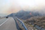 Пожар затвори път: Гори в района на панагюрски села 