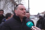 В Обзор протестират, че се бави отделянето им от Несебър