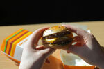 McDonald’s премахва два класически бургера от менюто си