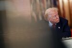 Здравето на Тръмп под лупа: Американците все по-често се съмняват в способността му да управлява