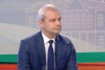 Костадинов: Ако управляваме, сваляме санкциите срещу Русия и горивата поевтиняват с 40%. Ще върнем и лева
