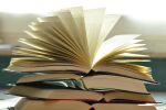 Не чета книги, имам Facebook: Колко похарчихте за книги тази година? (АНКЕТА)