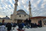 „Здраве, мир и надежда“: Политици поздравиха мюсюлманите за празника Курбан Байрам
