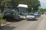 Автобус удари 7 автомобила в столицата