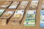 Недекларирана валута за близо 120 000 лв. откриха митничари под матрака на шофьор