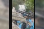 Втора катастрофа в Прохода на републиката: Тир скъса мантинели и падна в дълбока пропаст (ВИДЕО)