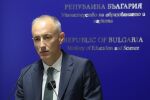 Красимир Вълчев: Свещеници няма да влизат в класните стаи