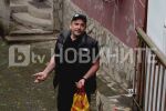 За първи път след убийството на Магдалена: Близки на Иван в къщата на престъплението (ВИДЕО)