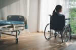Какво причинява множествената склероза и какви са първите симптоми?