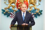Румен Радев сезира КС срещу отказа на Наталия Киселова за референдума за еврото   
