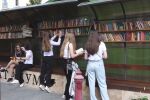 Артиум на книгата: Ученици и учители предоставиха стотици книги за обществена библиотека