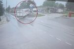 Шофьорът на камиона, врязал се в бензиностанция край Радомирци, е карал с превишена скорост